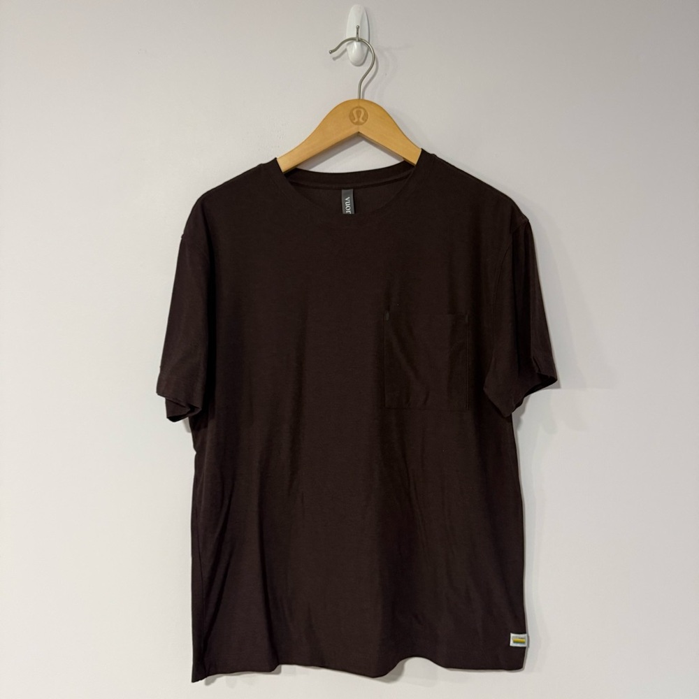 Vuori Strato Tech Short Sleeve Tee Relaxed Fit Raisin Heather Size Small